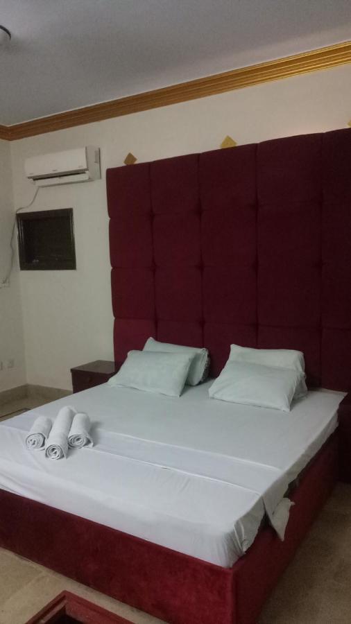 Hotel Crown Plaza, Near Karachi Airport, Darul Sehat Hospital, Dow, Agha Khan And Liaqat Hospital Exterior foto