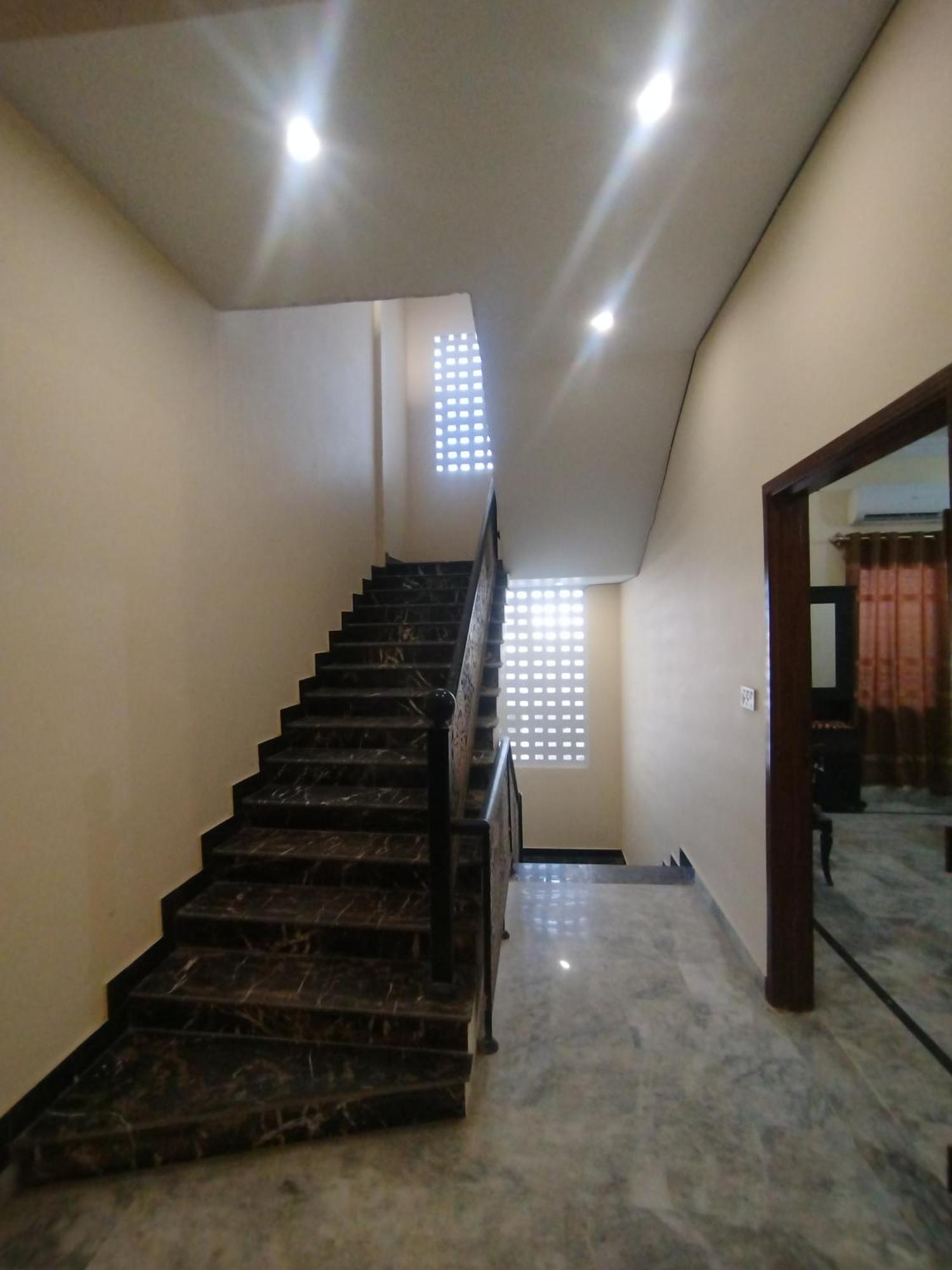 Hotel Crown Plaza, Near Karachi Airport, Darul Sehat Hospital, Dow, Agha Khan And Liaqat Hospital Exterior foto
