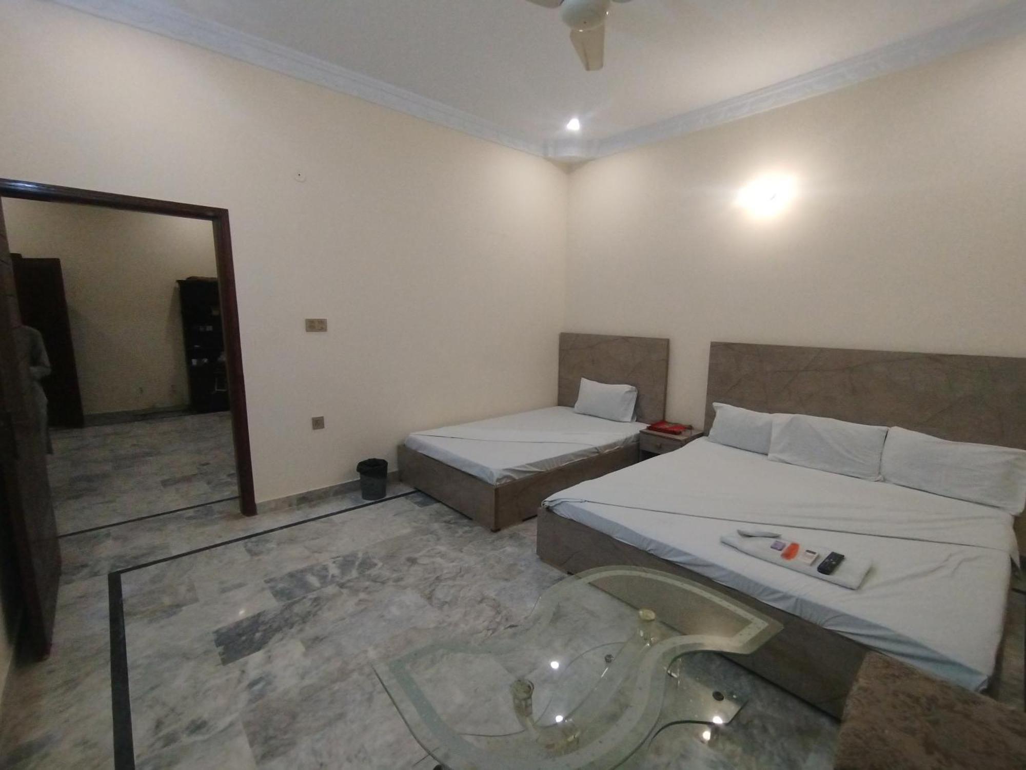 Hotel Crown Plaza, Near Karachi Airport, Darul Sehat Hospital, Dow, Agha Khan And Liaqat Hospital Exterior foto