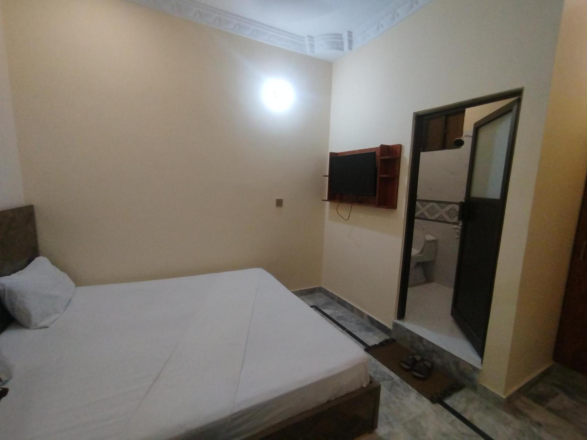 Hotel Crown Plaza, Near Karachi Airport, Darul Sehat Hospital, Dow, Agha Khan And Liaqat Hospital Exterior foto